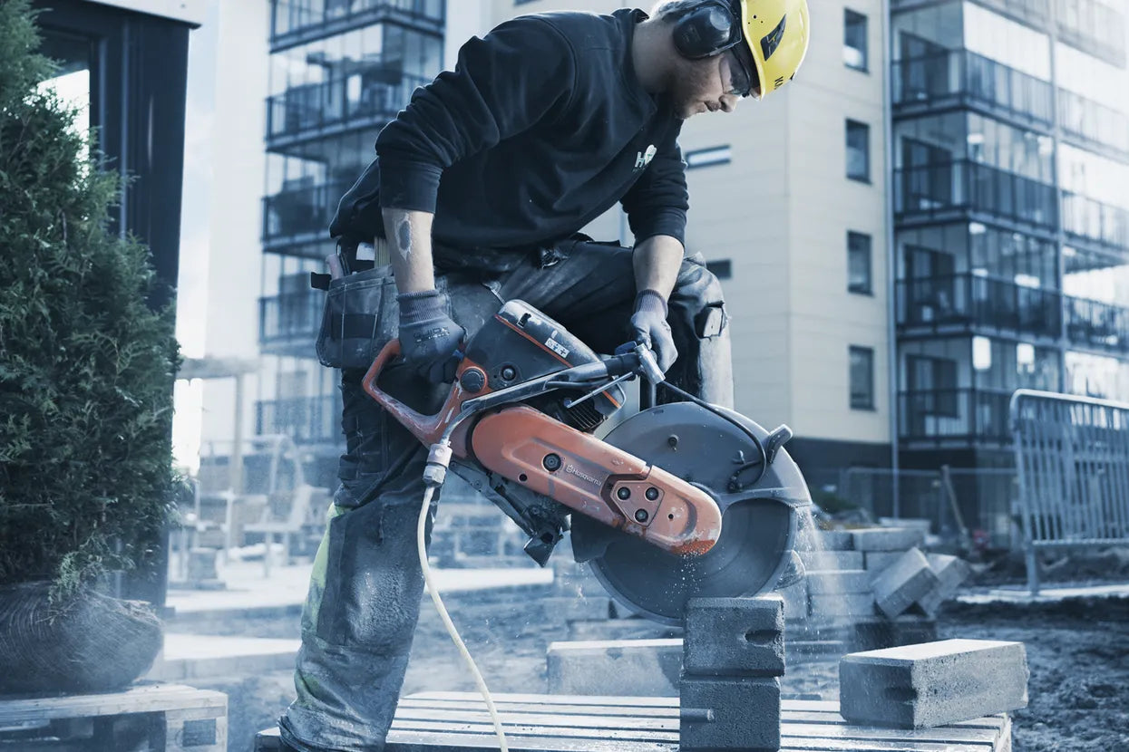 Mașină de tăiat cu disc Husqvarna K 770, 350 mm, cod 967682101C Mașină de tăiat cu disc Husqvarna K 770, 350 mm, cod 967682101C